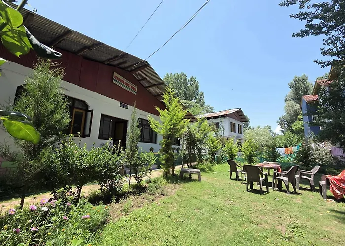 Alamdar Guest House