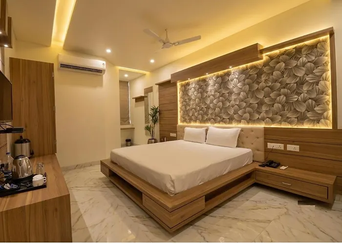 Hotel Grand Safari Jaipur