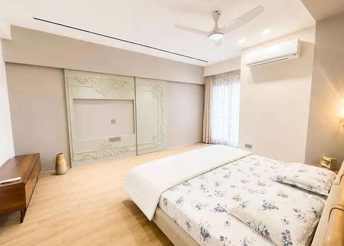 Woodlands Apartment- Fully Furnished Luxury Apt