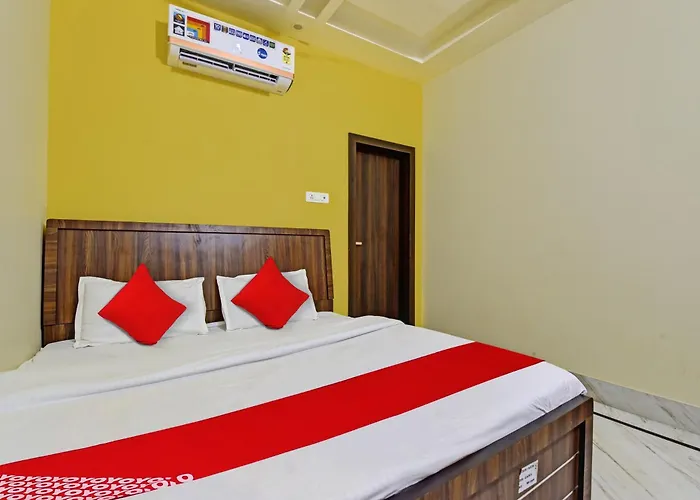 Hotel O Royal Palace