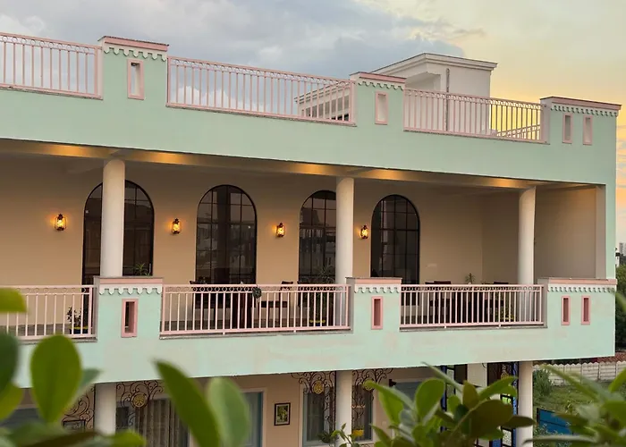 Da Bungalow - House Of Leisure