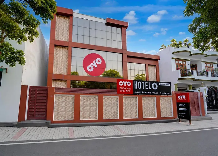 Hotel O Jankipuram Vikas Nagar