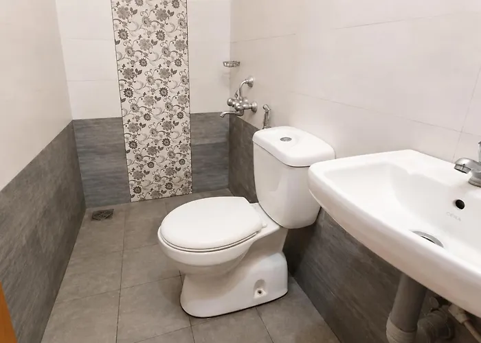 Triple F Residency Deluxe Rooms & Furnished Apartments Thrissur
