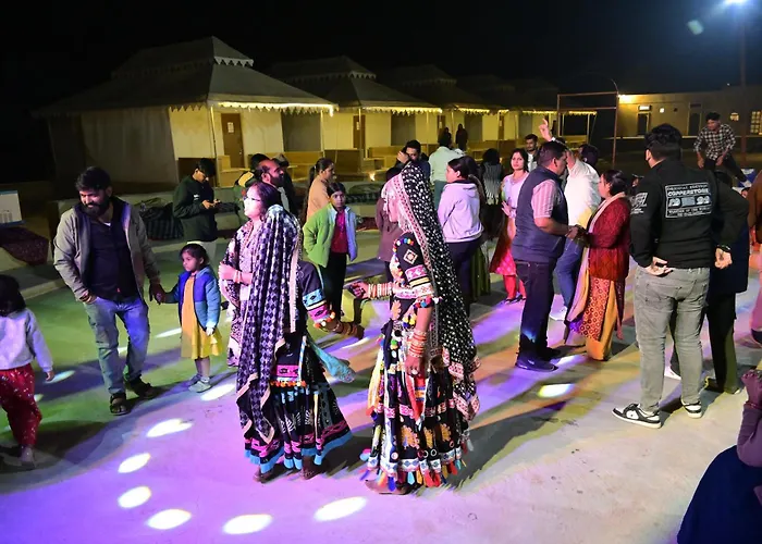 Desert Popular Resort & Camp