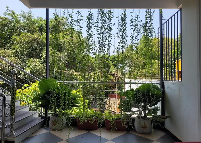 Nivaa Stays - Near Jipmer