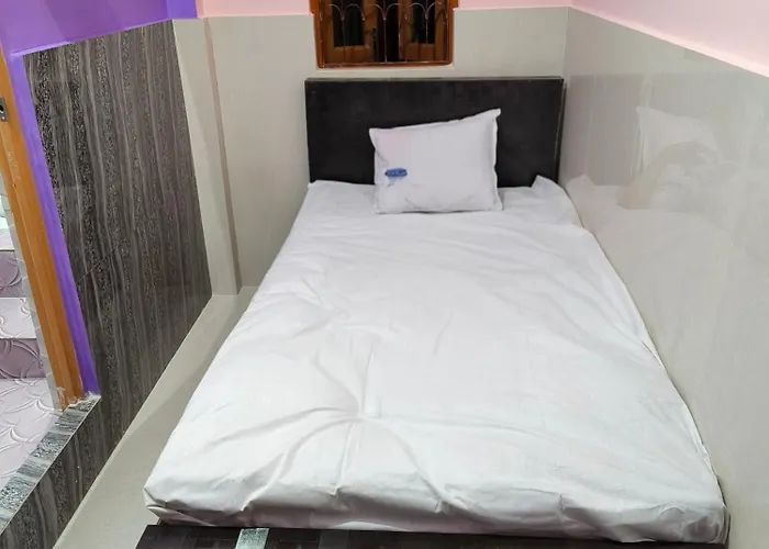Meera Hotel And Lodging