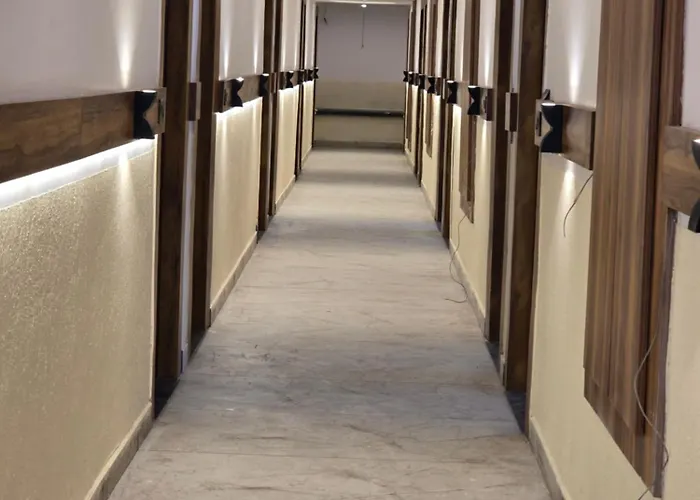 Hotel Royal Badri - A Pilgrim'S Habitat