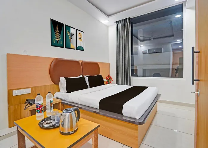 Super Townhouse Oak Sun City Mall Hisar