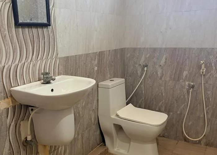Reva Plaza Hotel