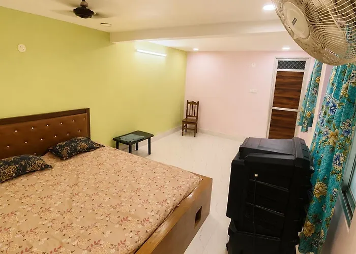 Bandhan Marriage Hall And Hotel