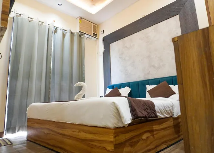 Goyal Hotelirs - Hotel Vasudha Near Prem Mandir, Vrindavan