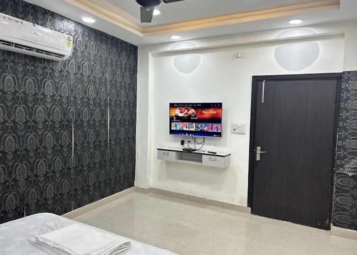 Nawabz Hotel