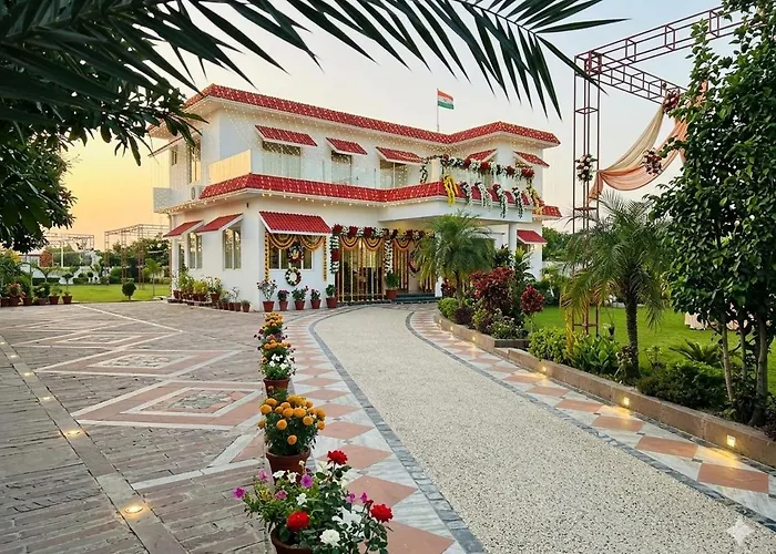 Royal Palace And Resort