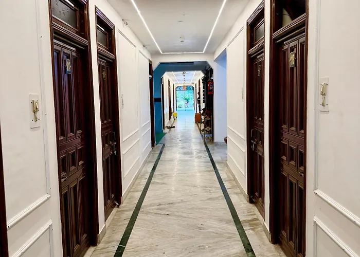 Hotel Umang