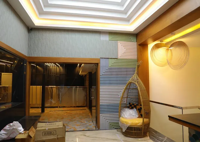 Hotel Maaris