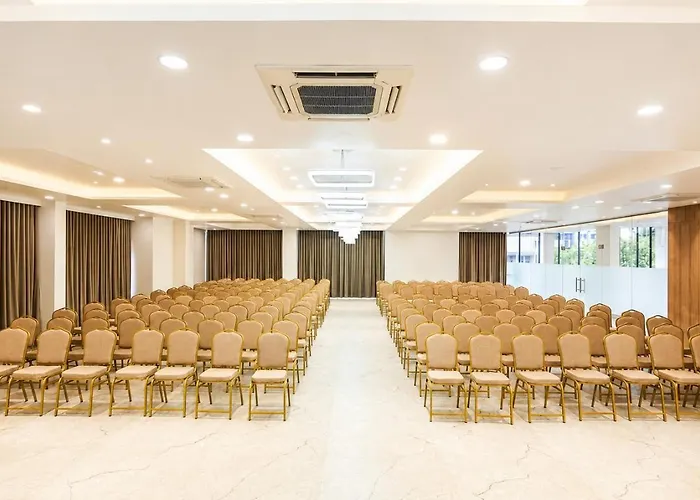 Chintamani Banquets & Suites