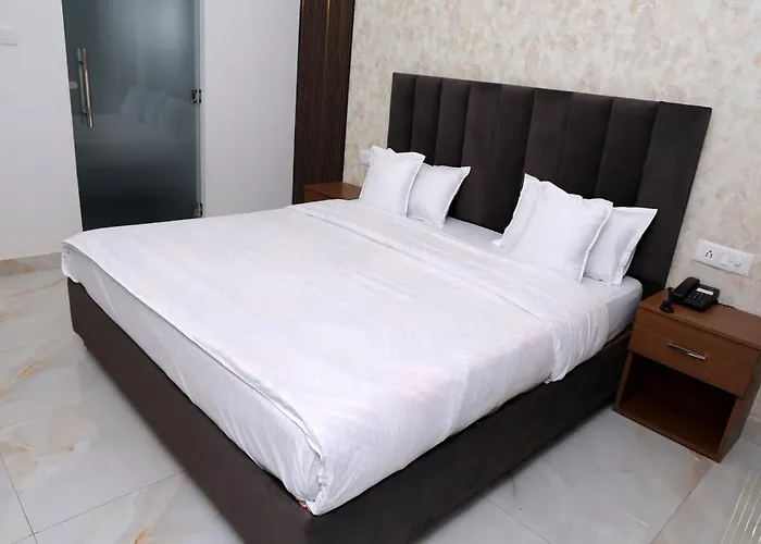Hotel Maurya Greens
