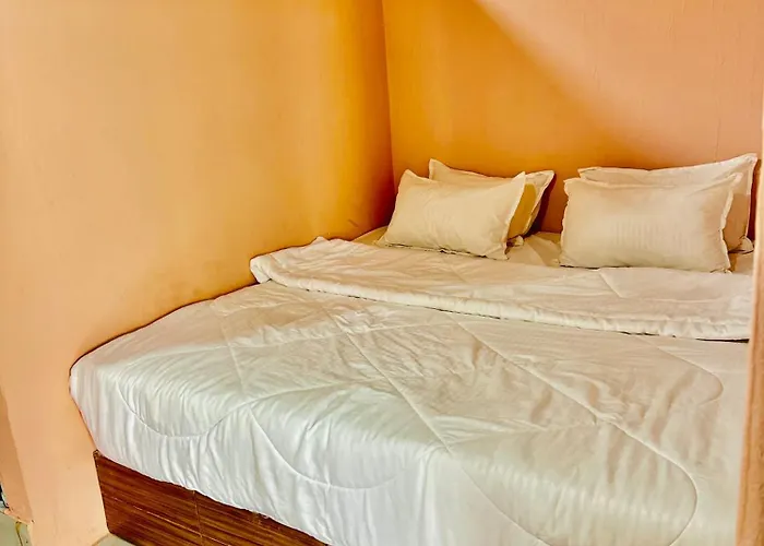 Hotel Avigat Kabir Sanwer