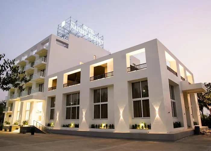 Hotel The Nature Regency