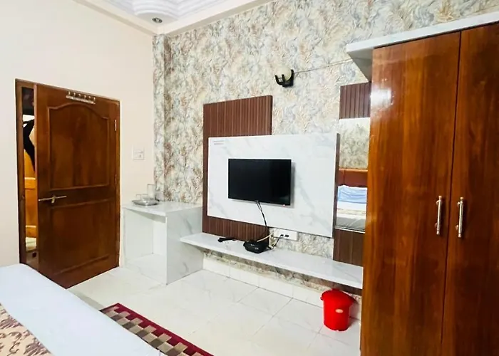 Hotel Natraj Palace