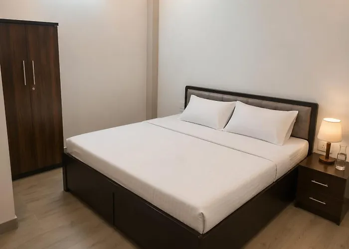 Shri Adinath Lawn And Hotel