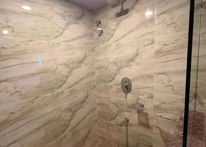 Nvr Hotels