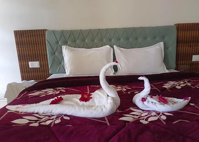 Vani Hotel Golden Petals