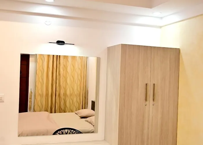 Padmalaya Luxury Temple View Stay With Infant Cradle