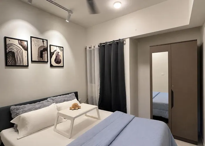Greyflix Heaven 23 - 10 Mins Drive - Viviana Korum