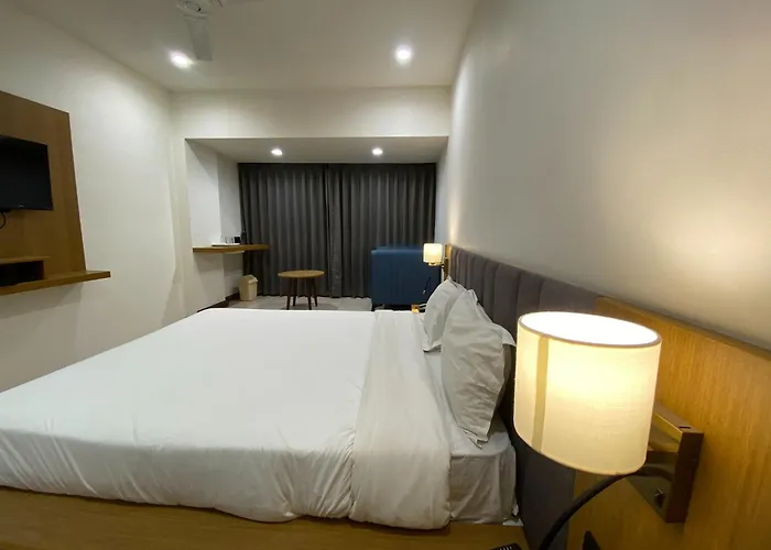 Palette Hotel Surya By Checkin Vadodara