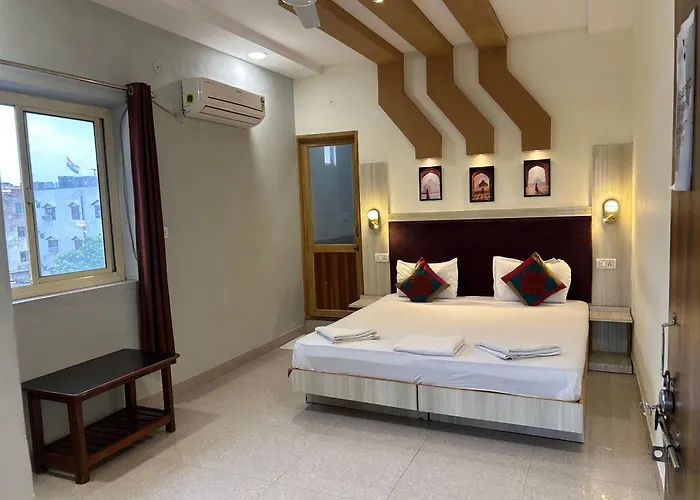 Max Guest House Agra 