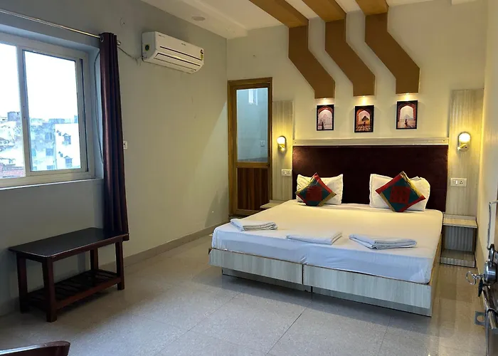 Max Guest House Agra 