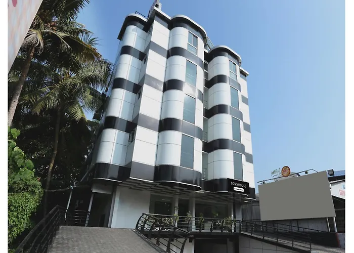 Townhouse Malabar Illam Kochi Hotel