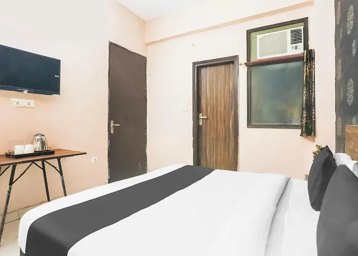 Super Hotel O Downtown Uttam Nagar Formerly Town Plaza