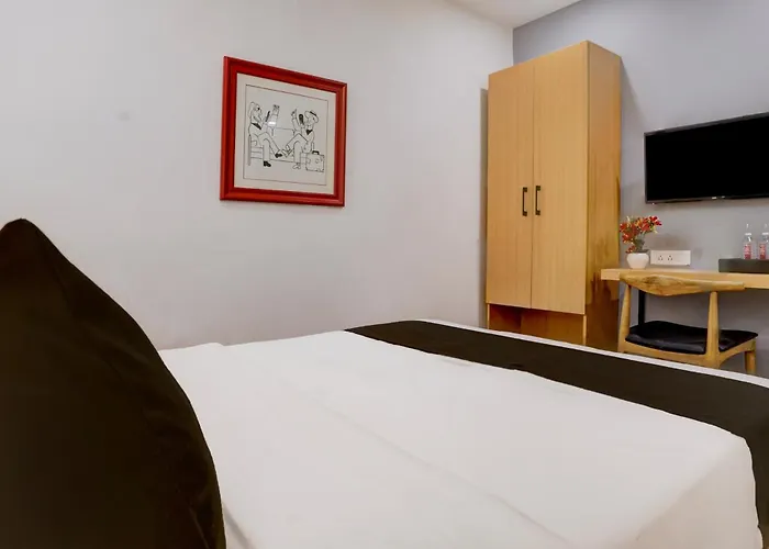 Super Townhouse Akota Vadodara
