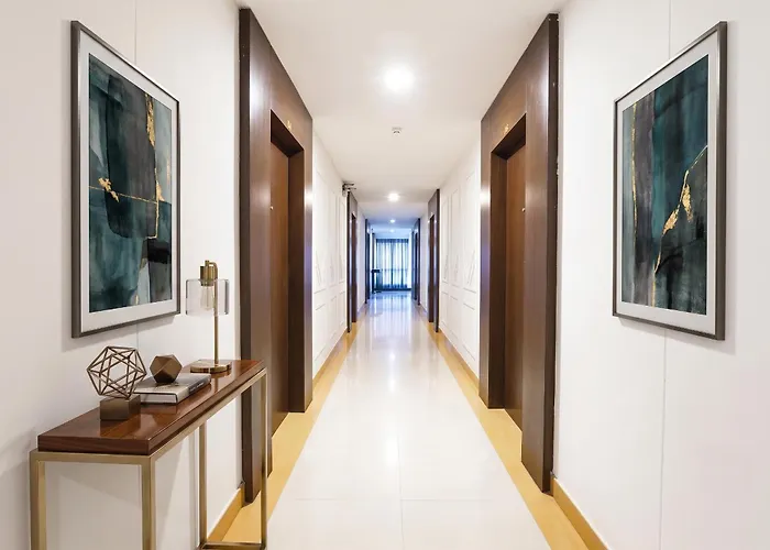 Hotel Blue Dawn - Near Dlf Cyber City, Gachibowli