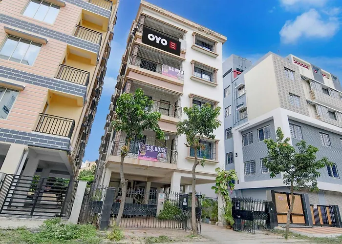 Collection O New Avro Hotel Near Eco Park