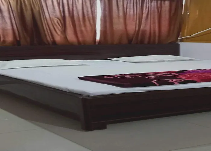 Hotel O Rr Guest House
