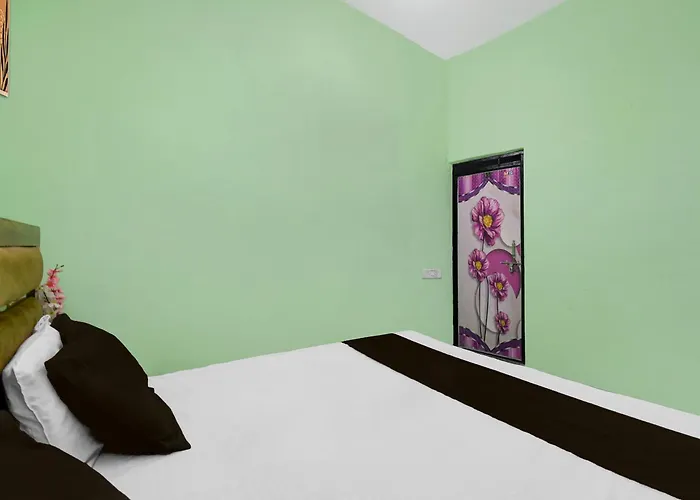 Hotel O Radha Rani Palace