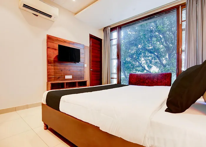 Super Townhouse Dera Bassi