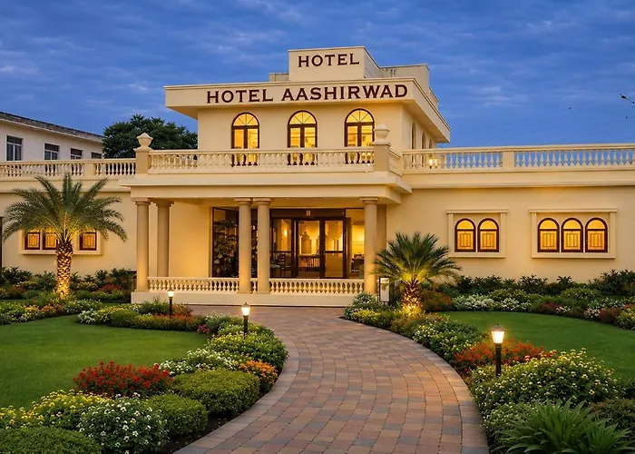 Hotel Aashirwad Palace