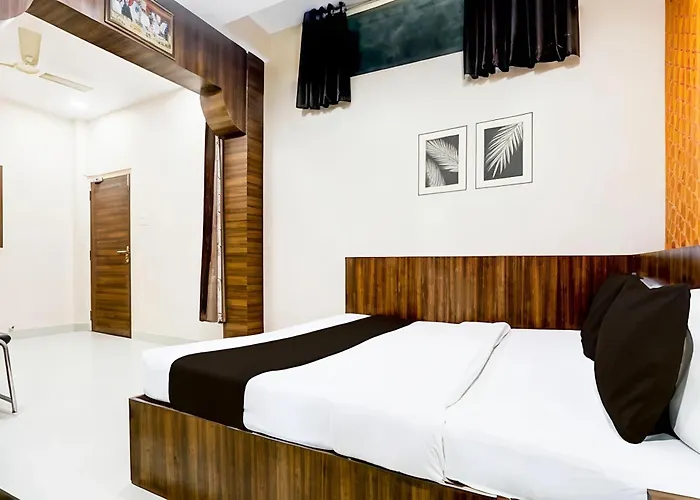 Hotel Swarat By Trustay
