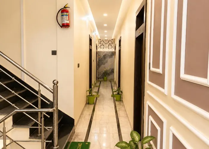 Hotel Royal Prabh Aasra Near Shree Ram Mandir Ayodhya