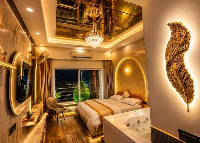 Desisparsh Luxury With Jacuzzi