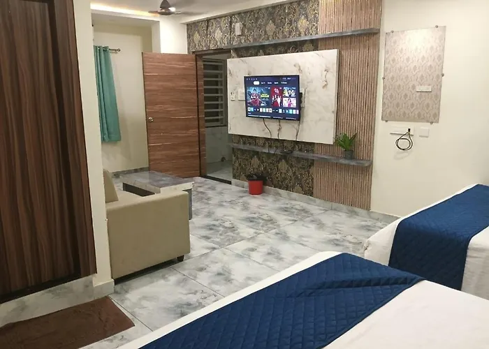 Hotel Madhavi Elite