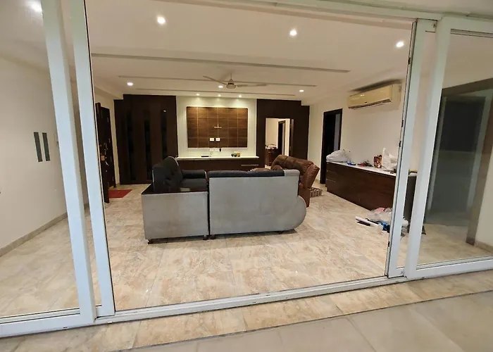 Pleasant 2Bedroom Spacious Stay In The Prime Area