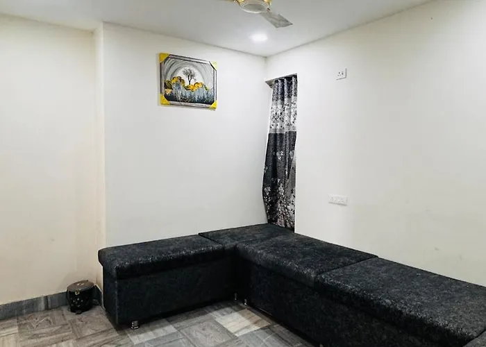 Luxury Apartment Near Ravinagar Square