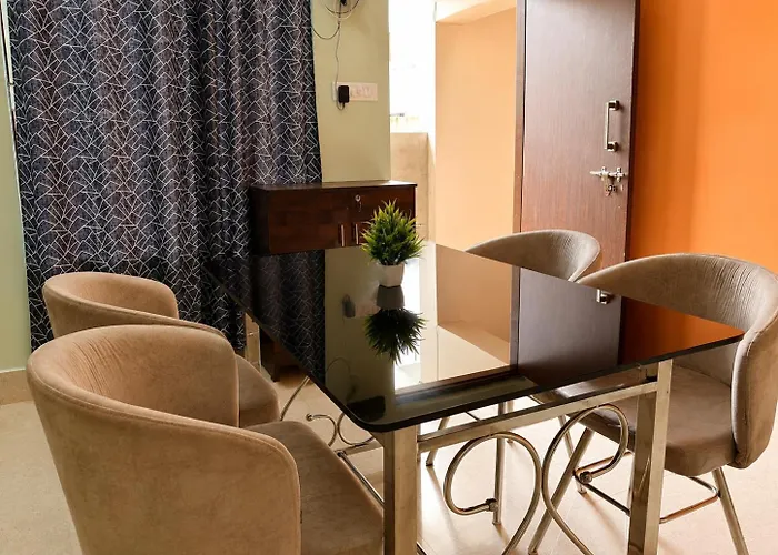 Yostel Homestay- Ac 2Bhk Near Airport & Railway Station