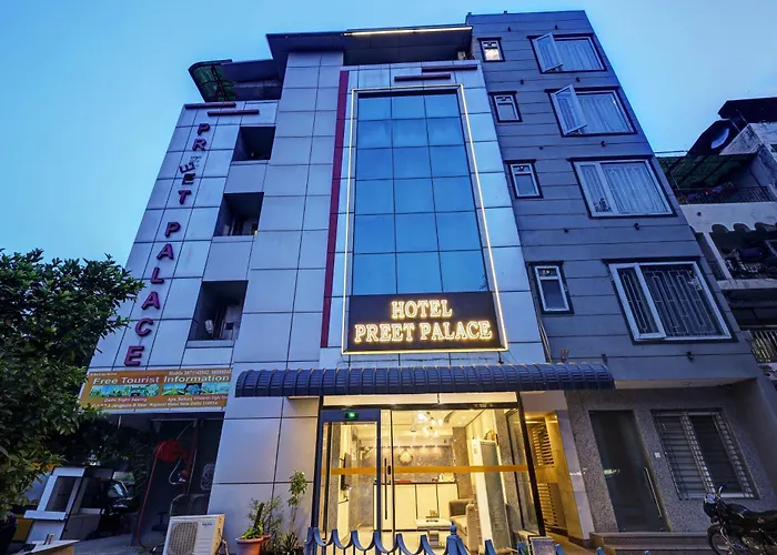 Hotel Preet Palace -5 Mints Walk From Nizamuddin Railway Station New Delhi