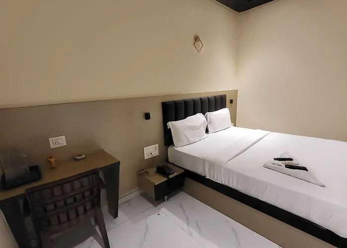 Fabhotel Prime Land - Nr Bkc